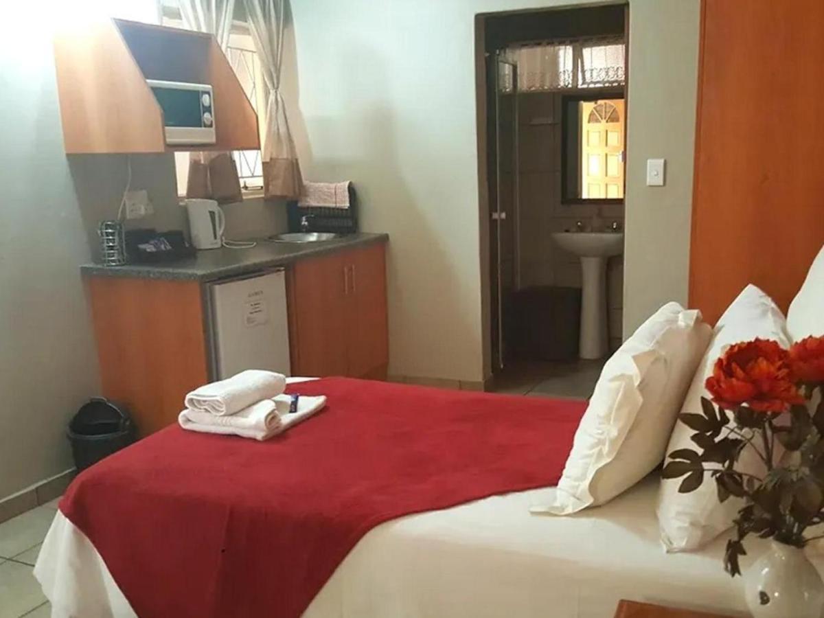 Gemstone Guest House Klerksdorp Zewnętrze zdjęcie
