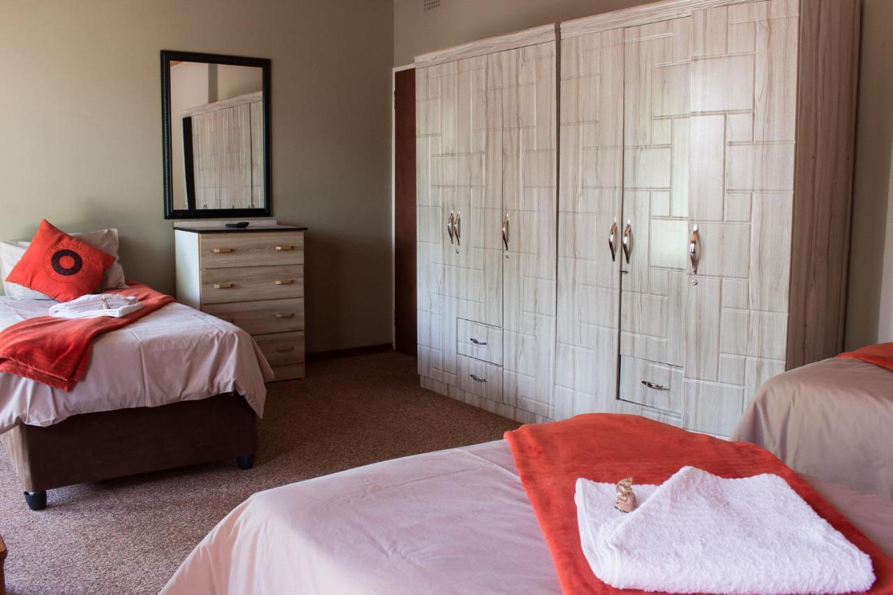 Gemstone Guest House Klerksdorp Zewnętrze zdjęcie